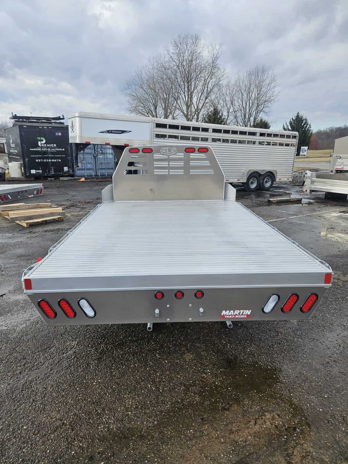 98" x 136" MX Model Dual Rear Wheel 84" Chassis Aluminum Flatbed - Image 3