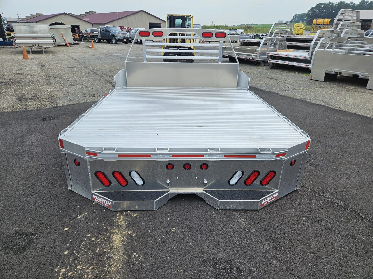 98" x 104" SB Skirted Dual Rear Wheel Aluminum - Image 2