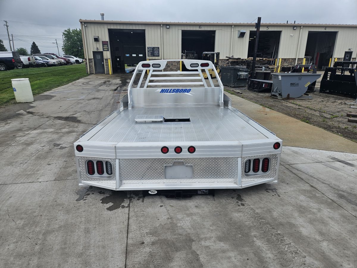 96" x 112" Hillsboro 3500 Series, Aluminum Skirted, Dual Rear Wheel, Fits 60" Chassis - Image 5