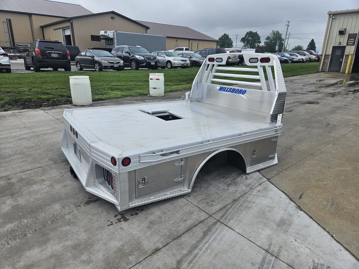 96" x 112" Hillsboro 3500 Series, Aluminum Skirted, Dual Rear Wheel, Fits 60" Chassis - Image 4