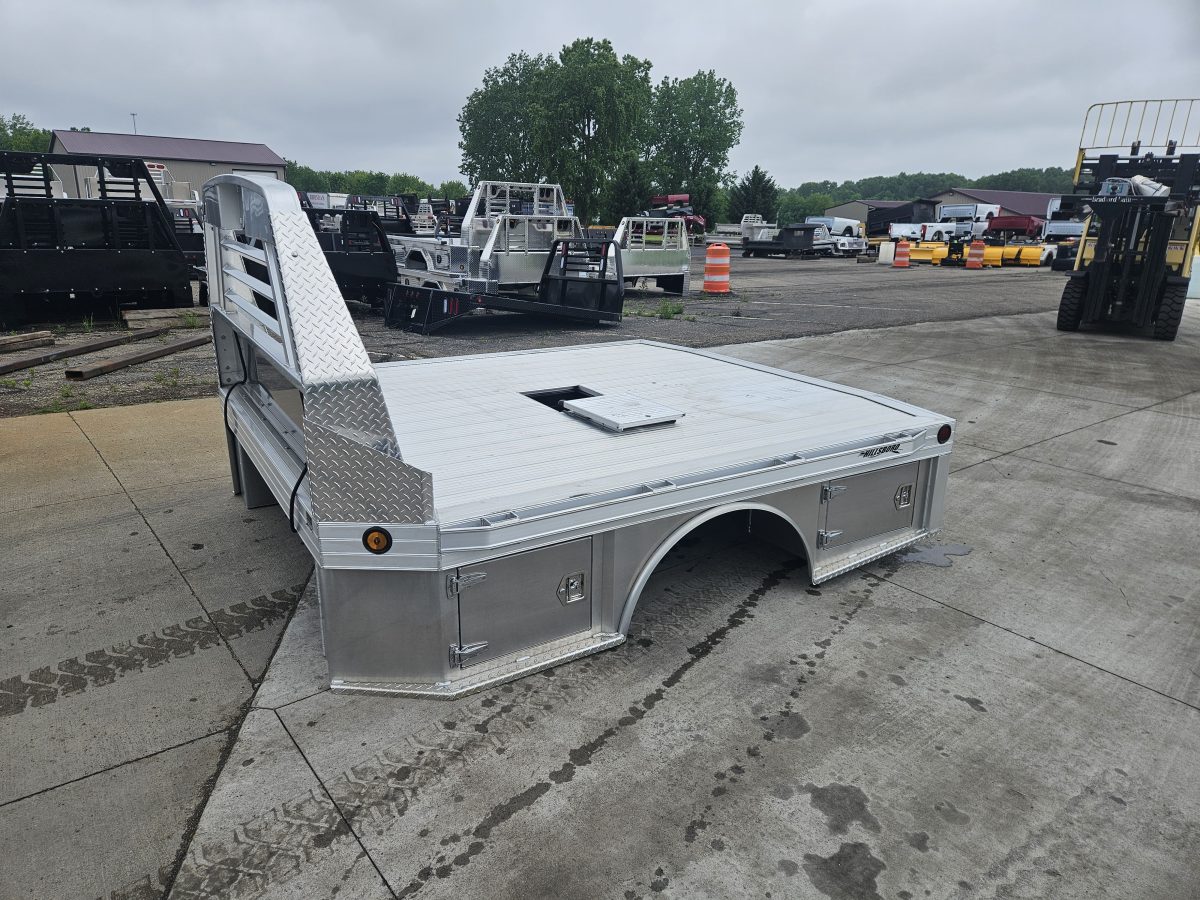 96" x 112" Hillsboro 3500 Series, Aluminum Skirted, Dual Rear Wheel, Fits 60" Chassis - Image 2