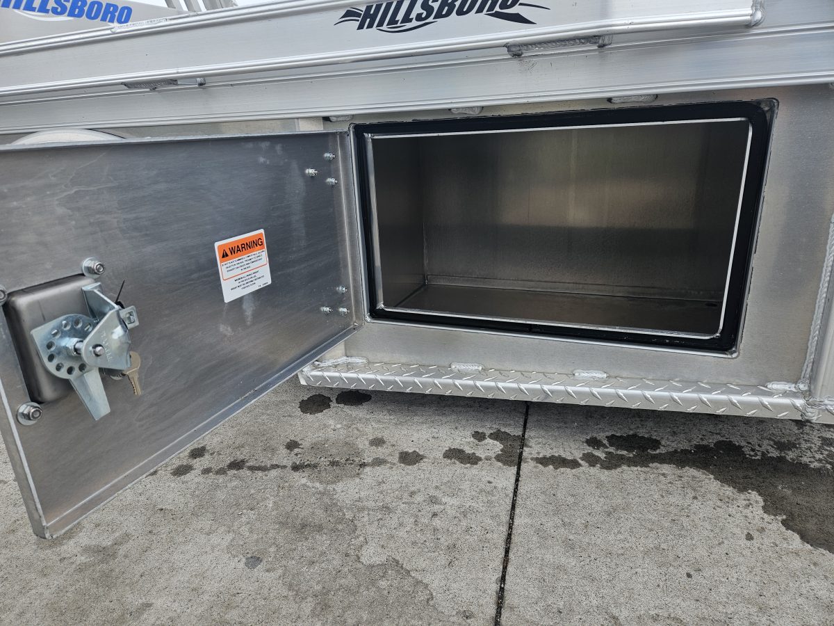 96" x 112" Hillsboro 3500 Series, Aluminum Skirted, Dual Rear Wheel, Fits 60" Chassis - Image 6