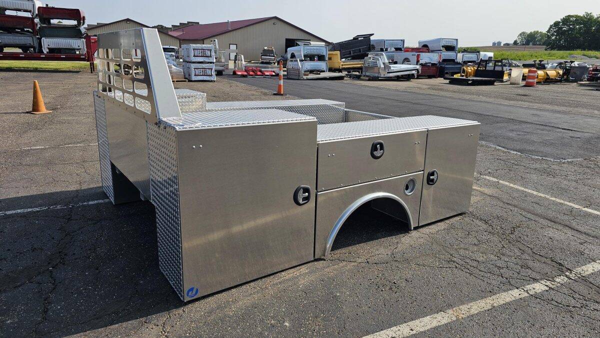 96"x 113" Jutland GNSB Dual Rear Wheel 60" Chassis 40 Series Aluminum - Image 2