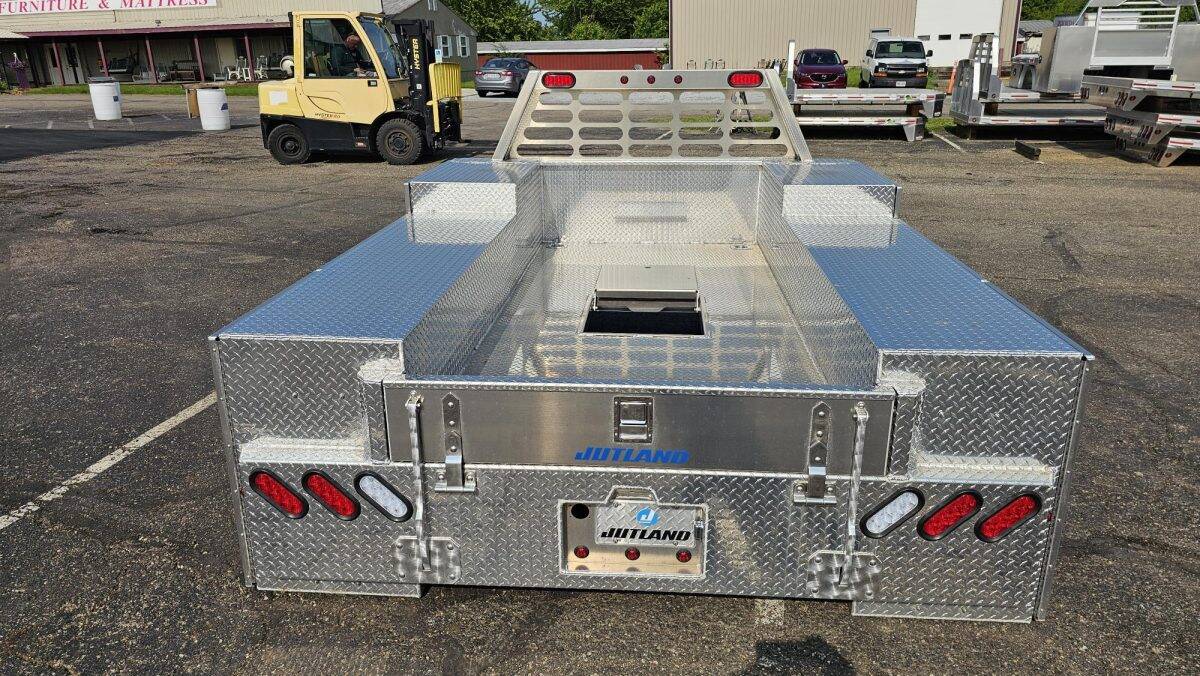 96"x 113" Jutland GNSB Dual Rear Wheel 60" Chassis 40 Series Aluminum - Image 6