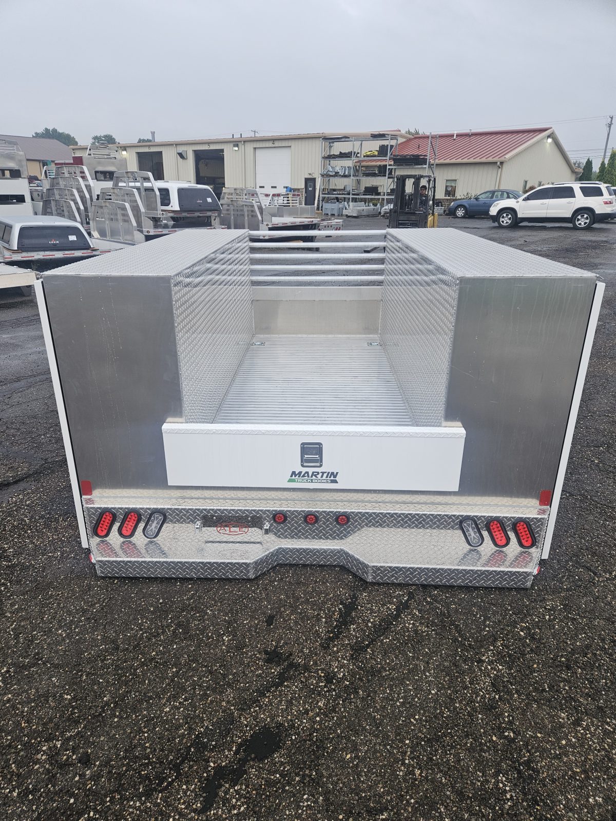 98" X 110" HSB DRW 60" Chassis, Aluminum - Image 3