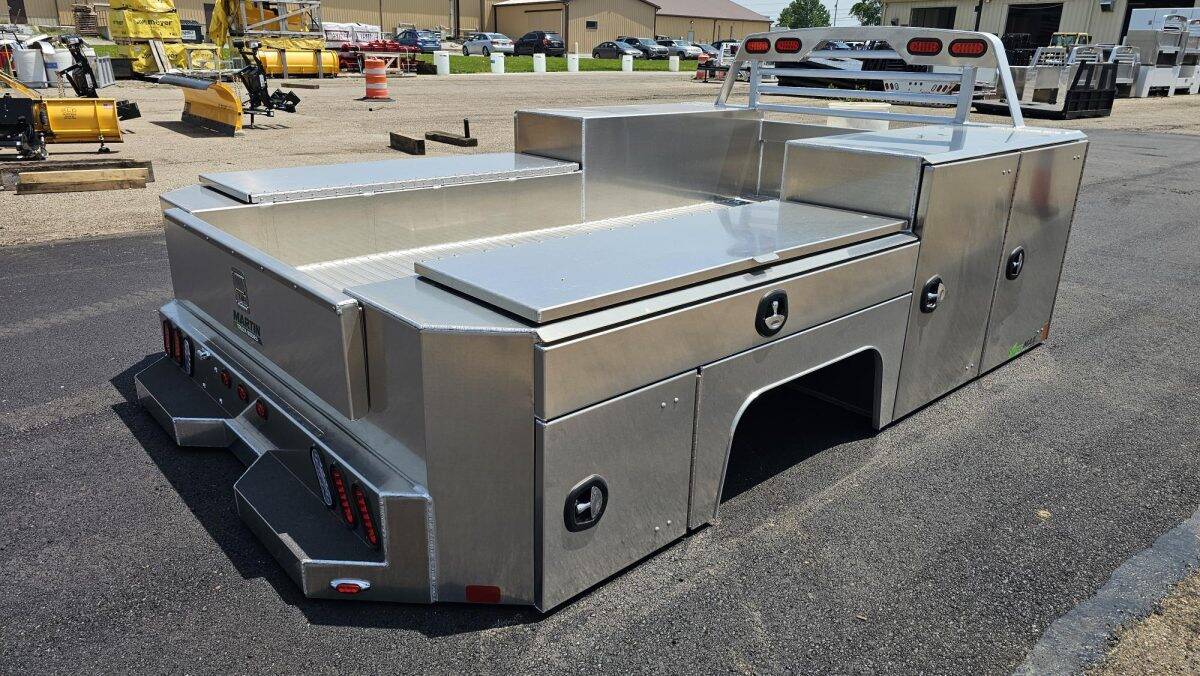 98" x 134" GNSB  Dual Rear Wheel 84" Chassis w/ Smooth Aluminum - Image 3