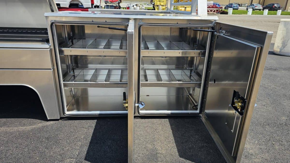 98" x 134" GNSB  Dual Rear Wheel 84" Chassis w/ Smooth Aluminum - Image 6