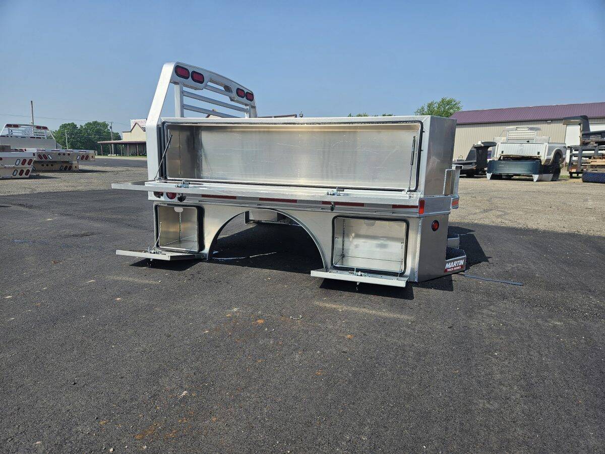 84" x 88" SB skirted w/ Toolboxes, Single Rear Wheel, Aluminum, short bed fits Ford / Chevy - Image 5