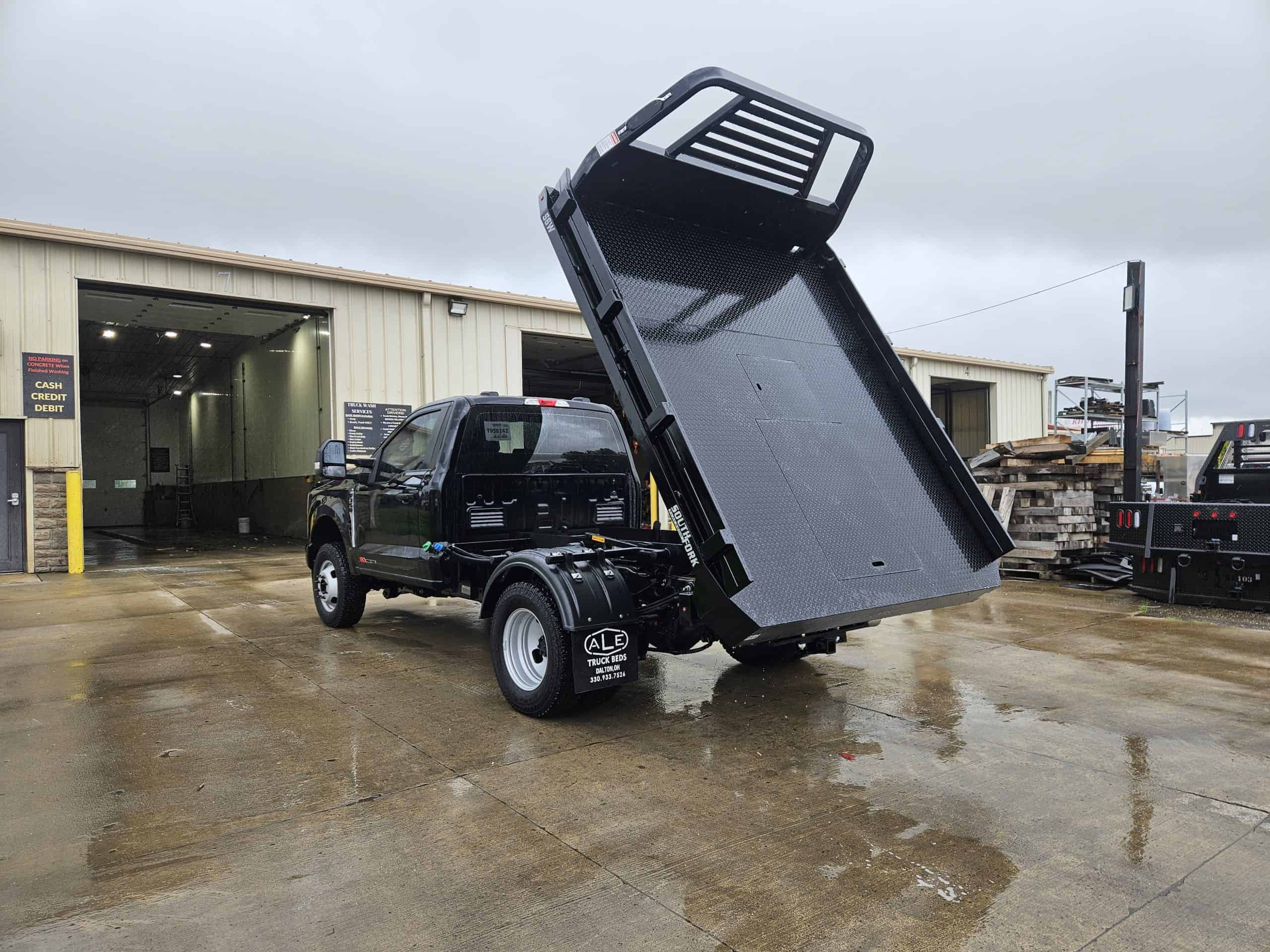 Best Steel Flatbeds 2025: Bradford, Hillsboro & C5 Mfg