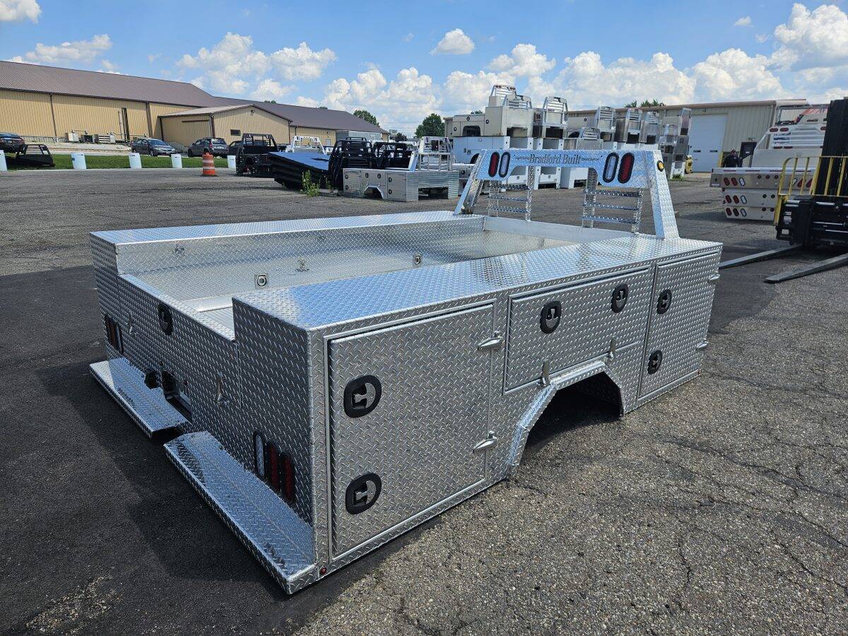 96" x 114" Bradford Built Aluminum Contractor Bed, Dual Rear Wheel, 60" Chassis - Image 2