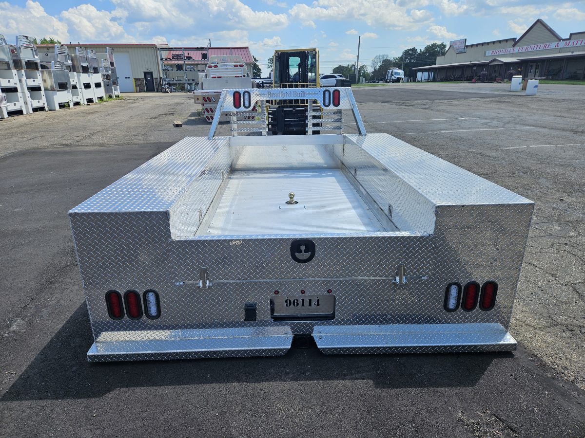96" x 114" Bradford Built Aluminum Contractor Bed, Dual Rear Wheel, 60" Chassis - Image 3