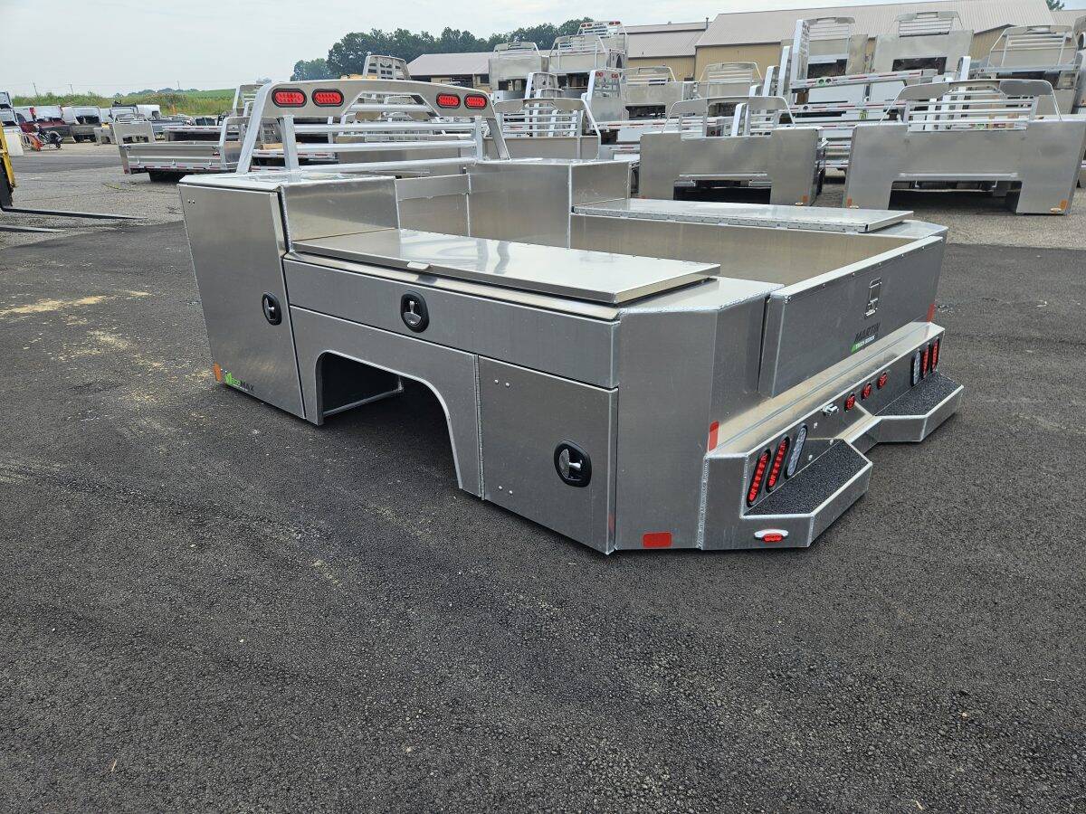 98" x 110" GNSB Dual Rear Wheel 60" Chassis Aluminum w/ Smooth Aluminum Accent - Image 4