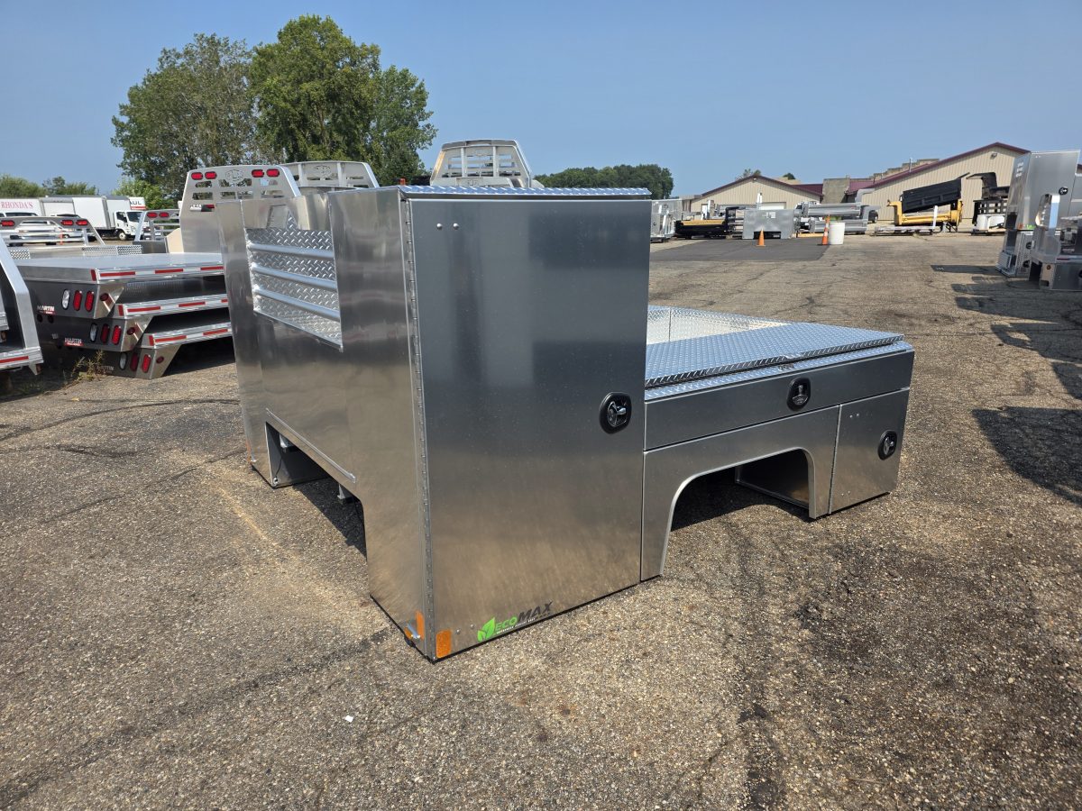 98" x 110" GNSB, Dual Rear Wheel, 60" C/A, Aluminum w/ 57" Front Boxes - Image 5