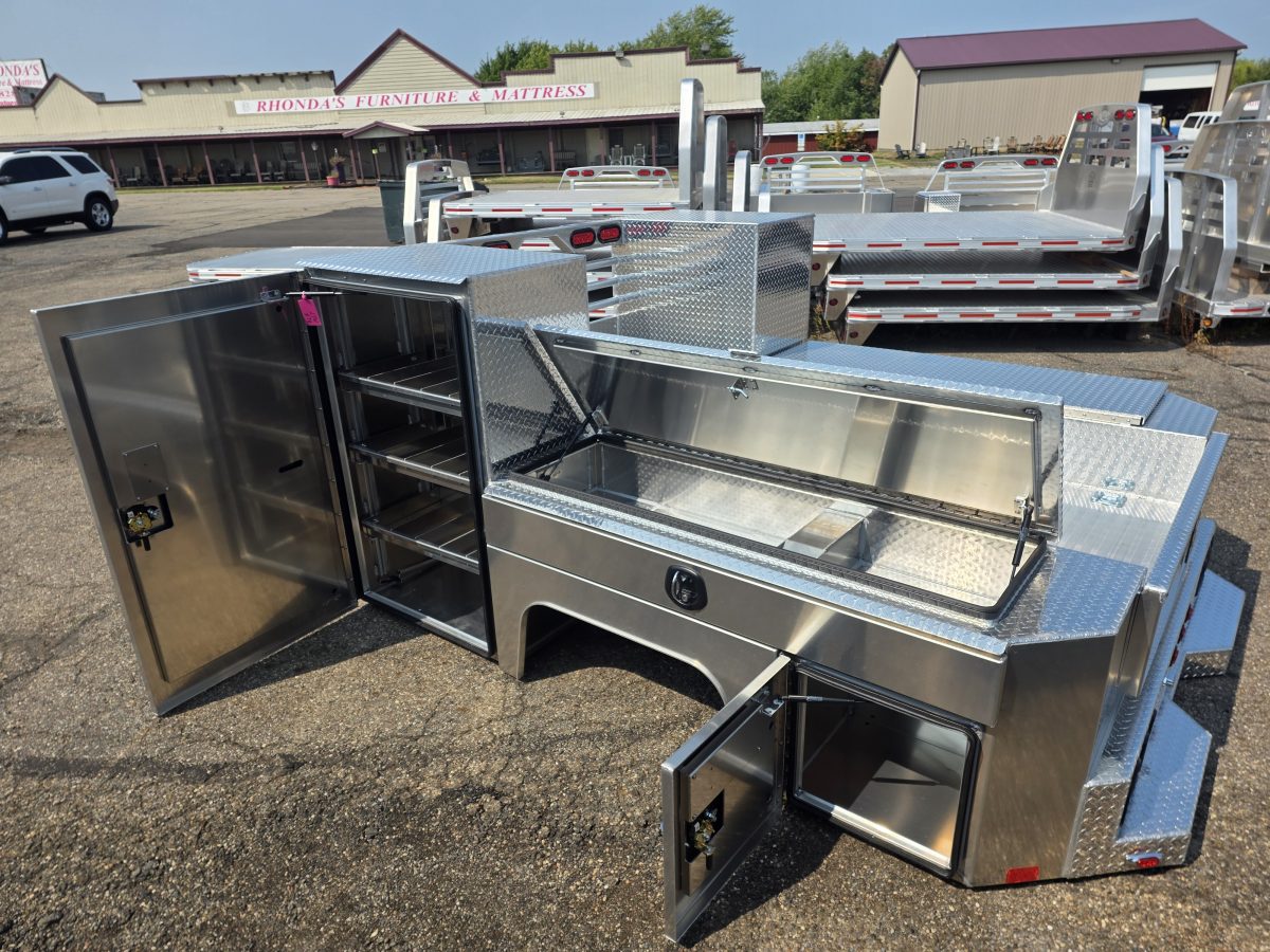 98" x 110" GNSB, Dual Rear Wheel, 60" C/A, Aluminum w/ 57" Front Boxes - Image 6